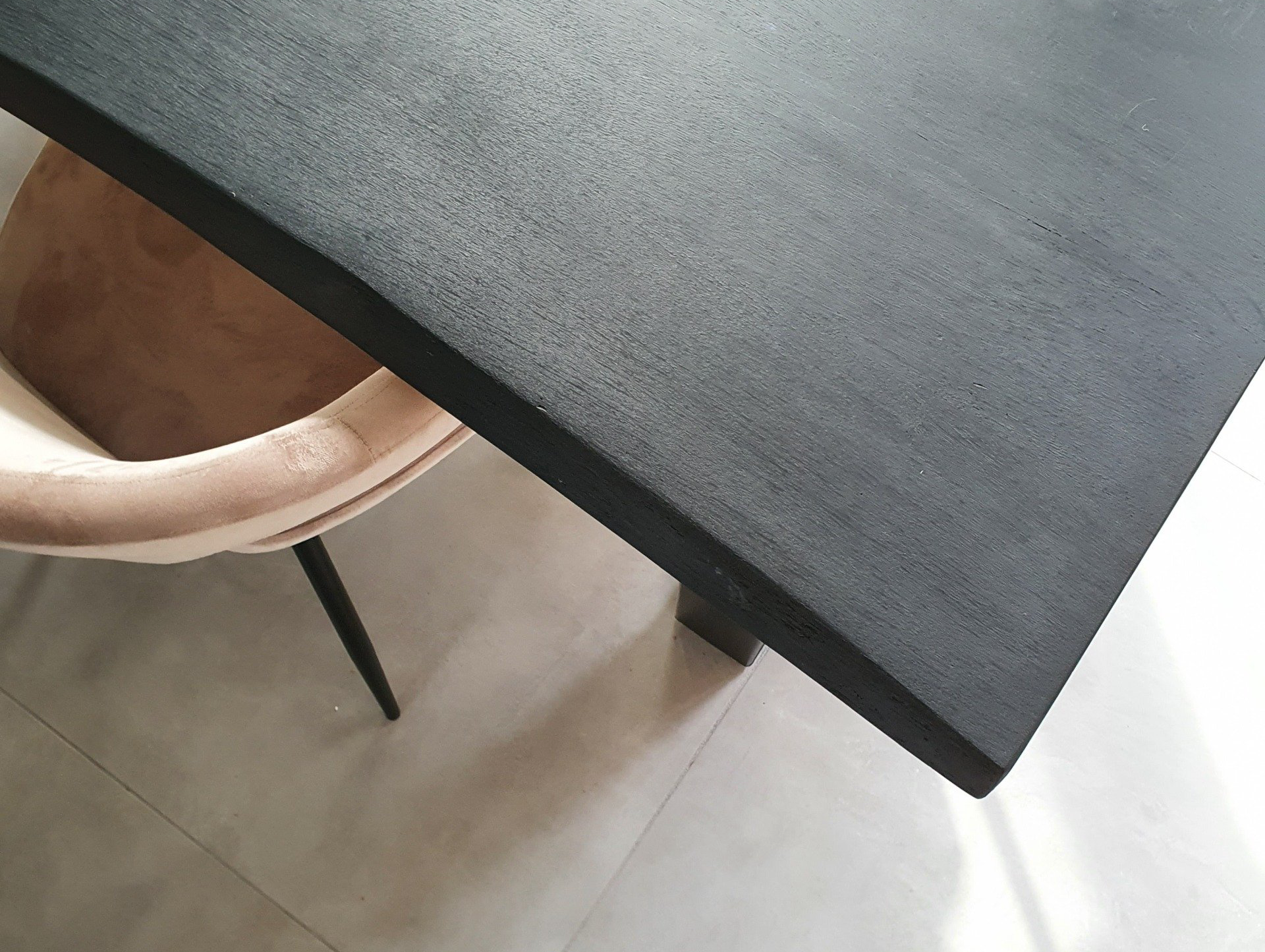 Verschillende materialen maken een interieur spannend. Verschillende materialen combineren maakt een interieur persoonlijk en interessant.