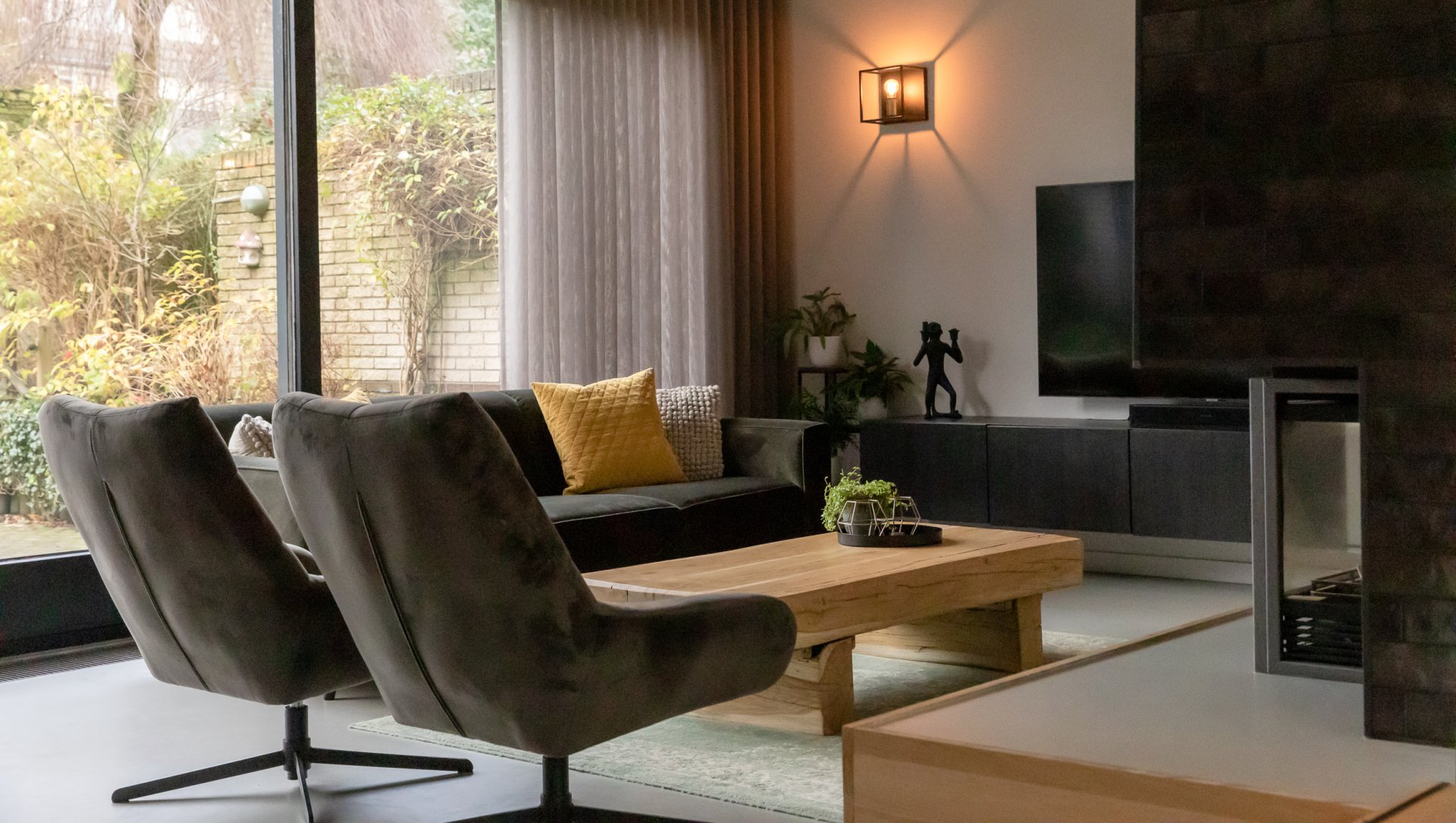 Woonkamer. Zitkuil in een vrijstaande woning in Steenbergen.