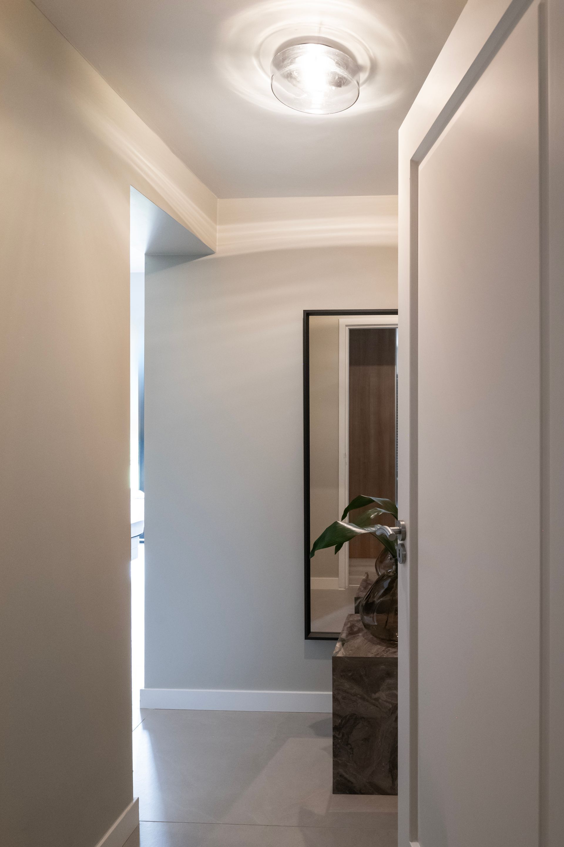 Stap binnen in een slaapkamer met een oase van rust.