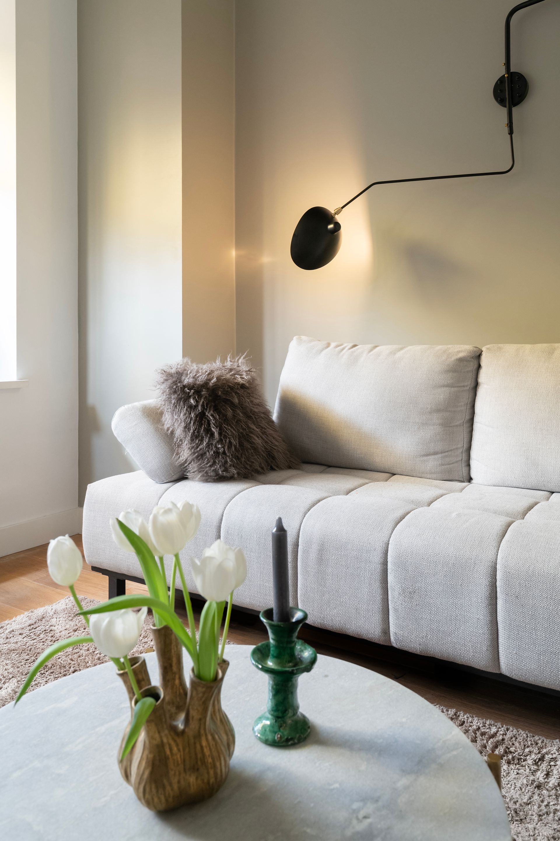 Warme naturellen geven een rustige en tijdloze basis in een interieur.