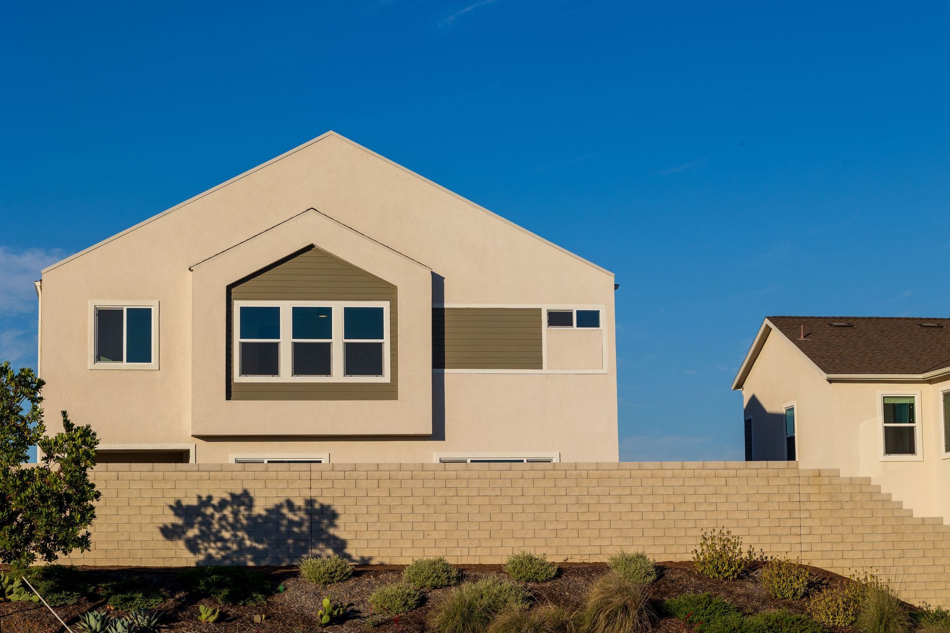 Albuquerque ADU Experts, NM newly constructed custom ADU with modern design and energy-efficient features.