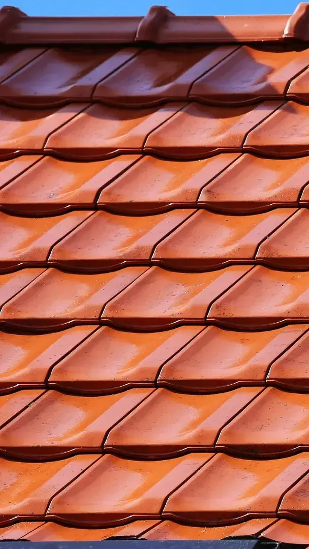 Prijsindicatie en kosten voor dakrenovatie, inclusief materiaal, arbeid en isolatieopties.