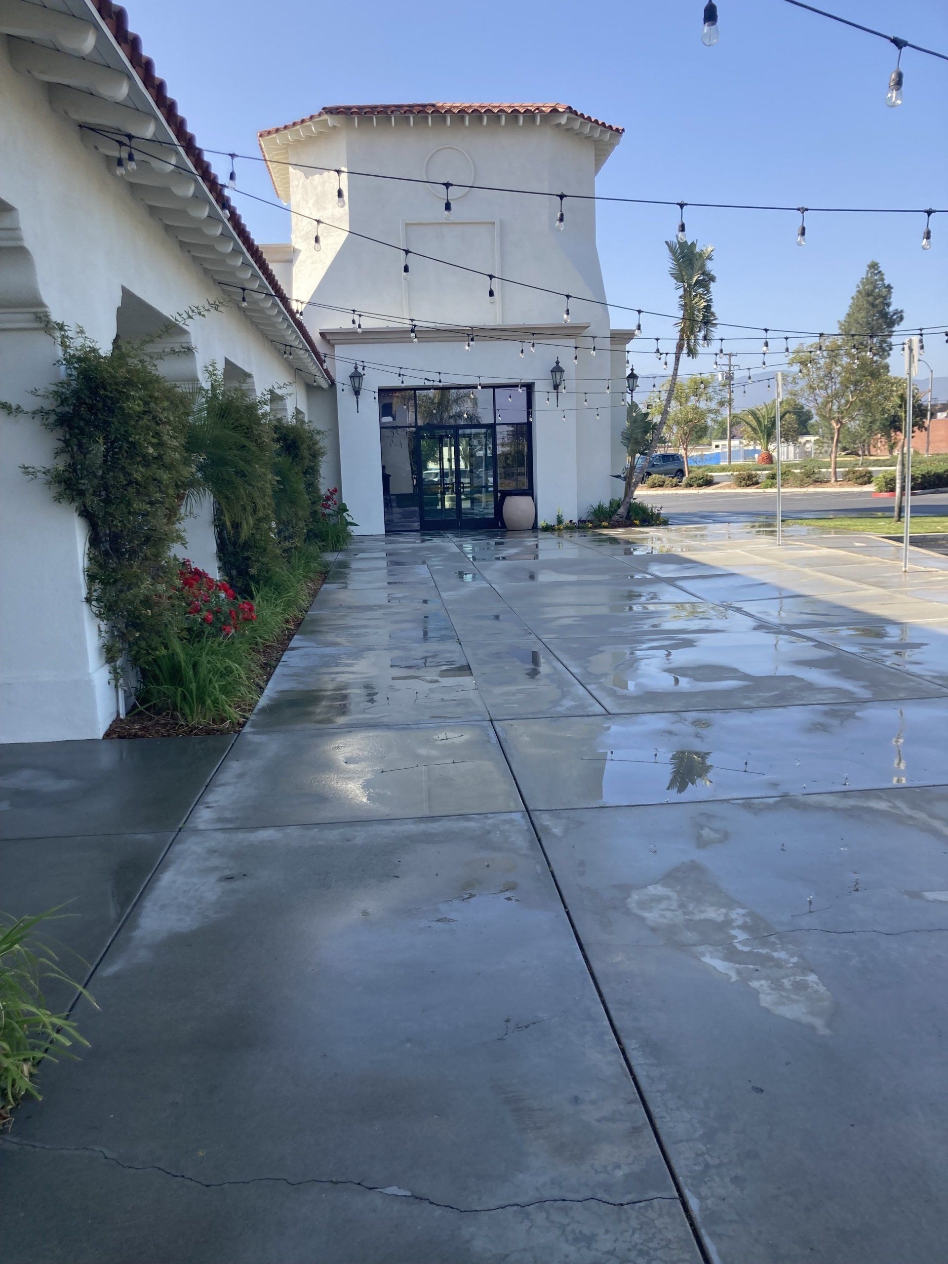 Commercial building pressure washing
