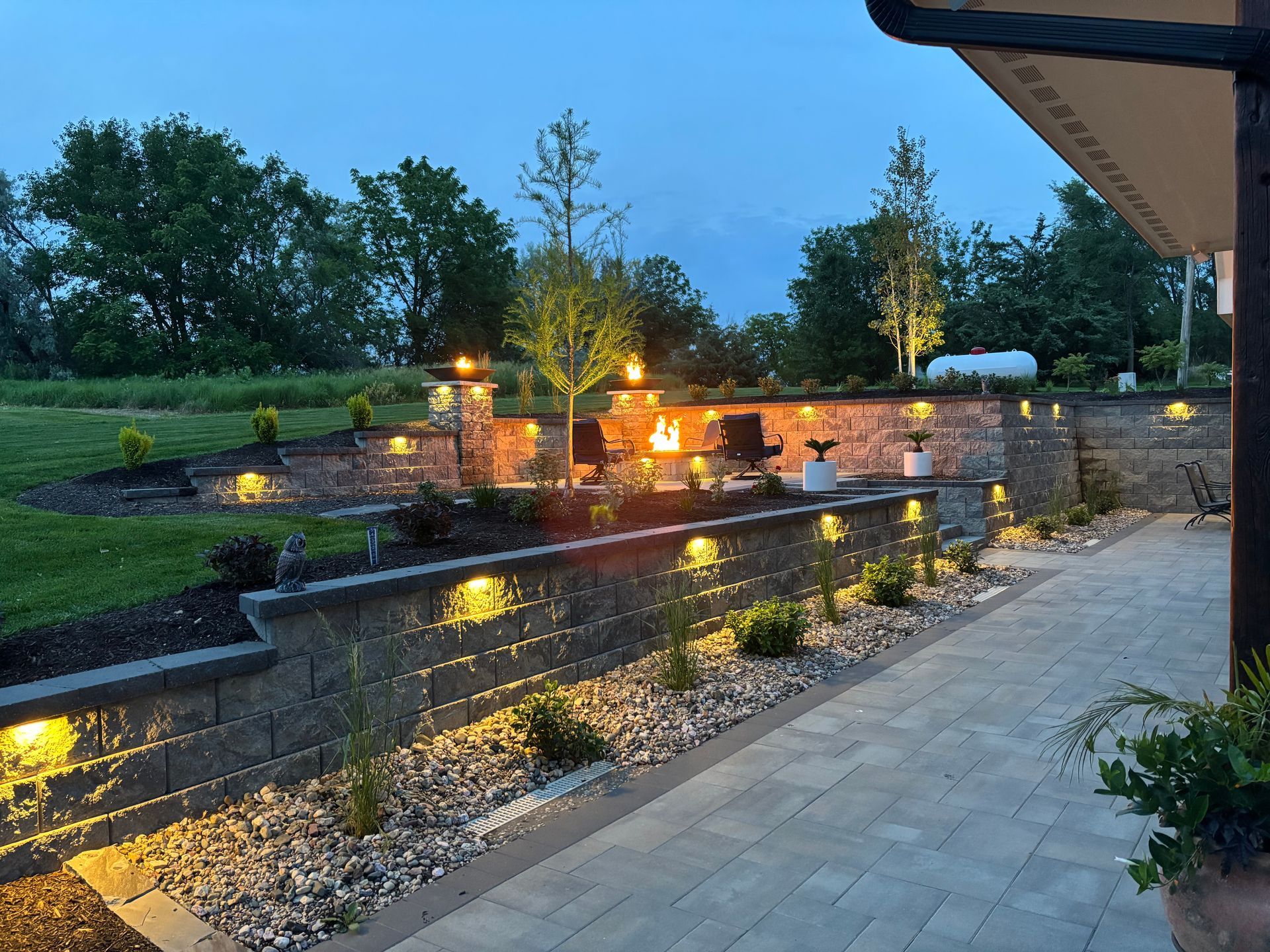 Earl Outdoor Lighting in Elkhorn Home Yard