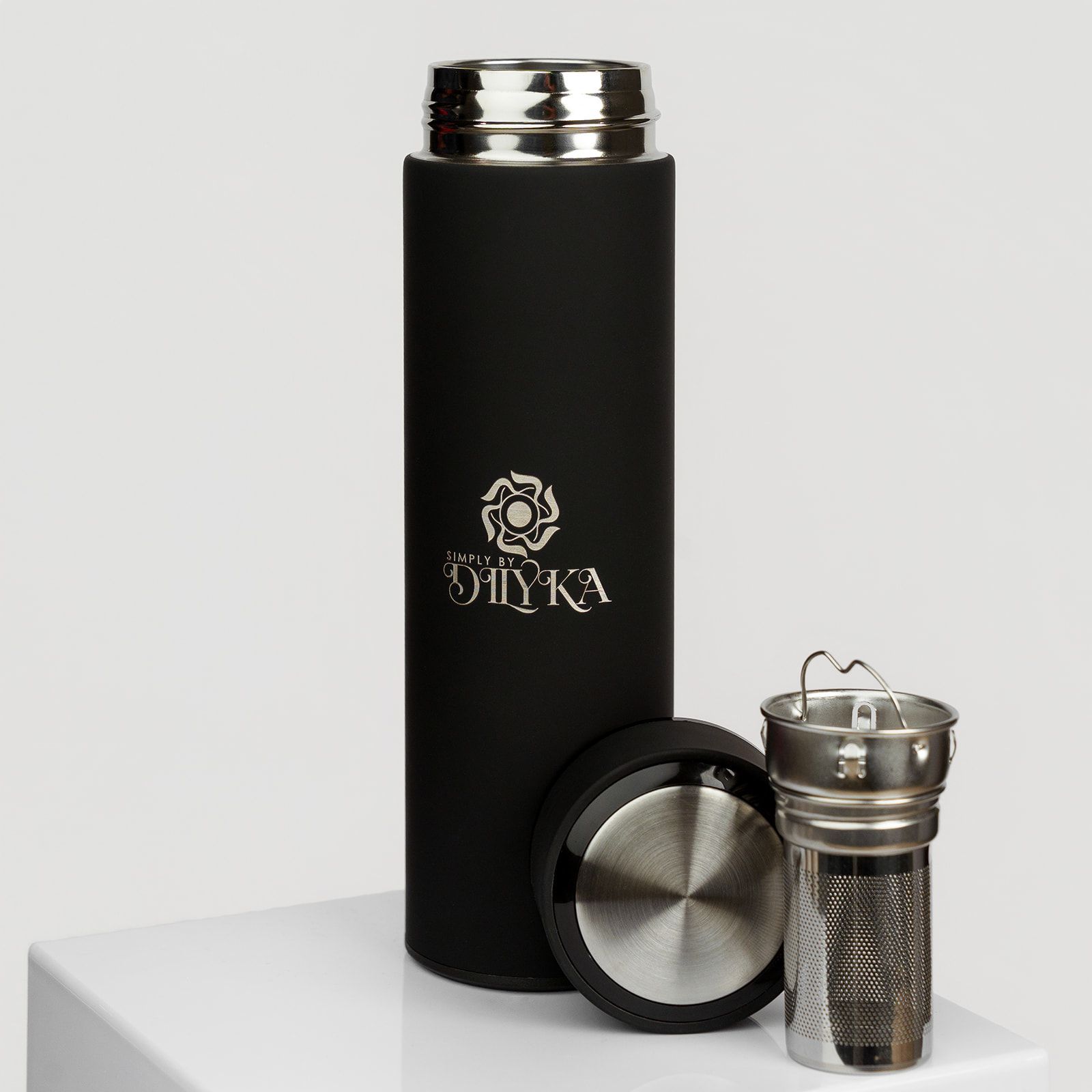 Black Tea  Bottle with Infuser