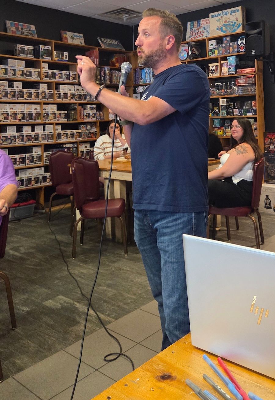 Will Colteryahn speaks to the trivia teams
