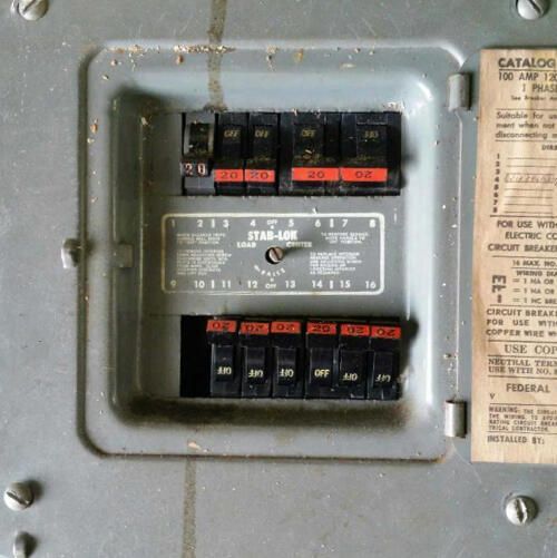 A gray box with a label that says catalog on it