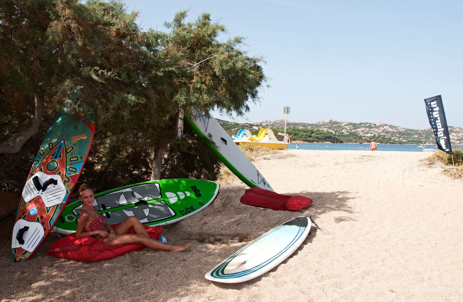 Spiaggia con SUP
