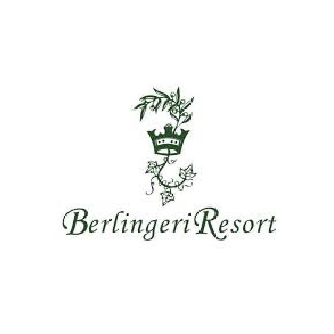 Il logo del Berlingeri Resort ha una corona.