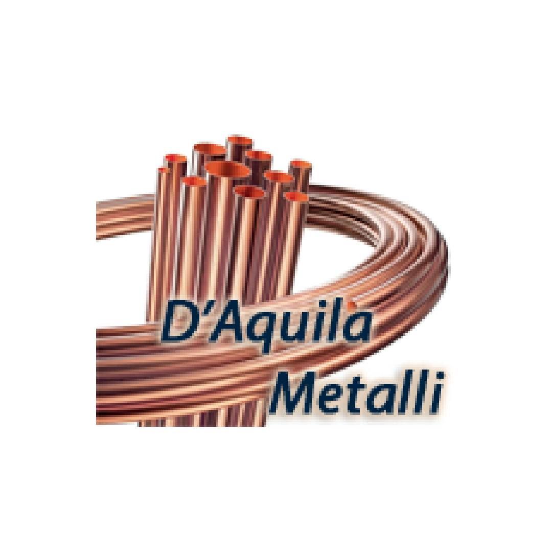 Un logo per d'aquila metalli mostra un mucchio di tubi di rame