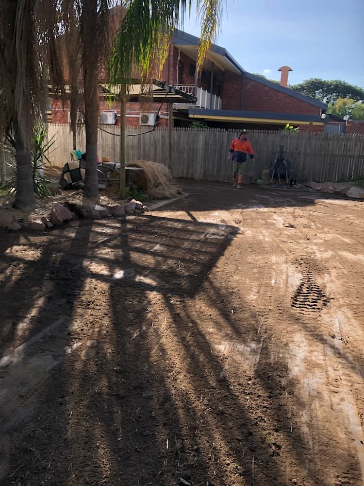 Clearing the front yard - Excavator Hire Kelso, QLD