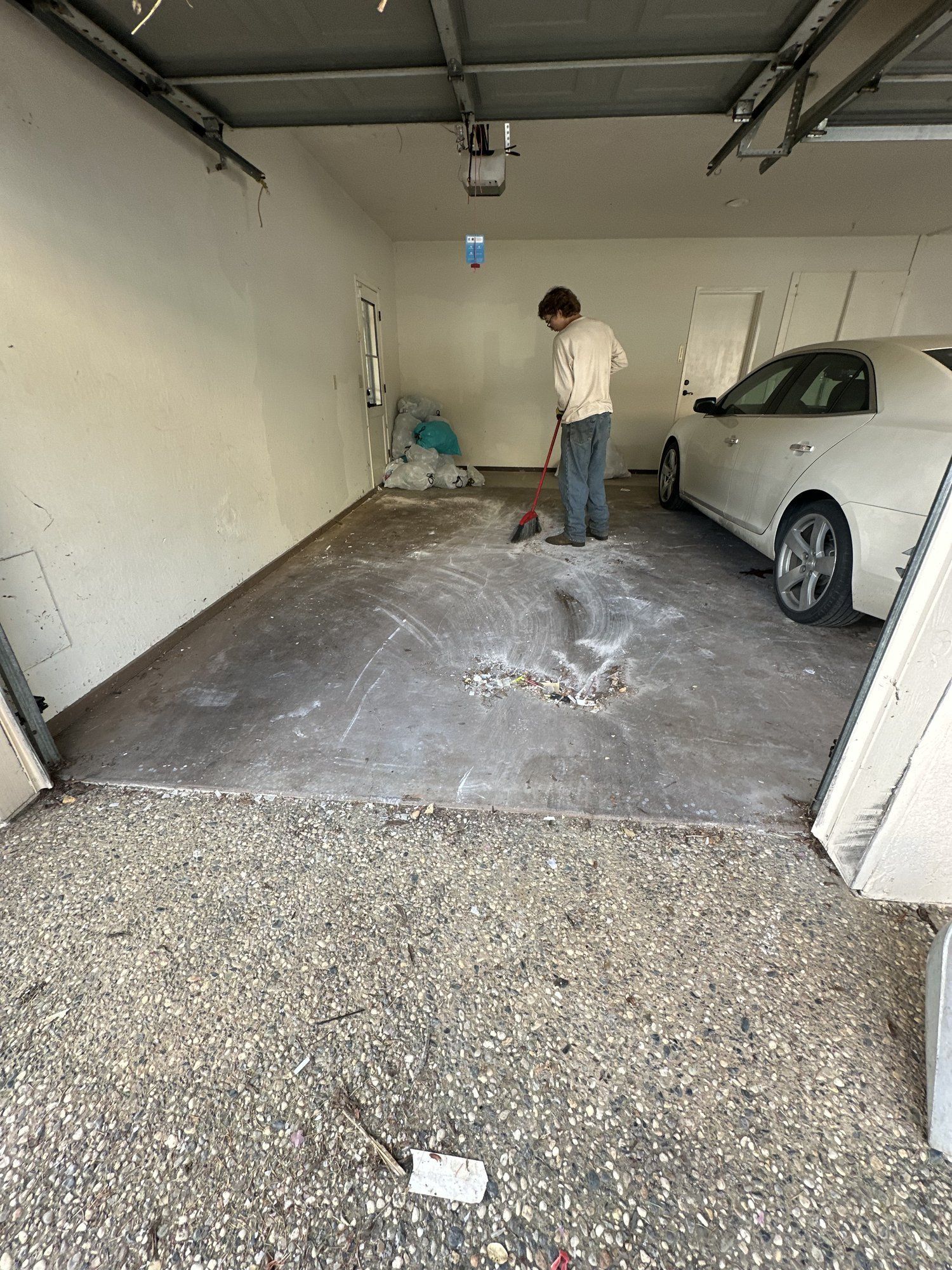 Empty, swept garage after LJ Junk Away cleanout in Oroville, CA