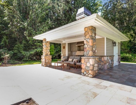 outdoor kitchens in Halifax