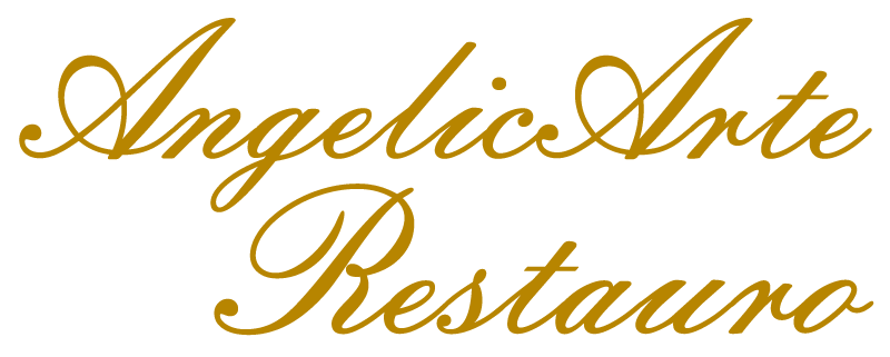 Logo “AngelicArte Restauro” in corsivo dorato su sfondo bianco.