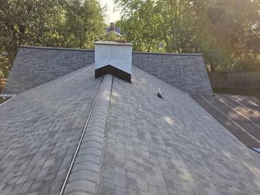 Asphalt shingle roofing