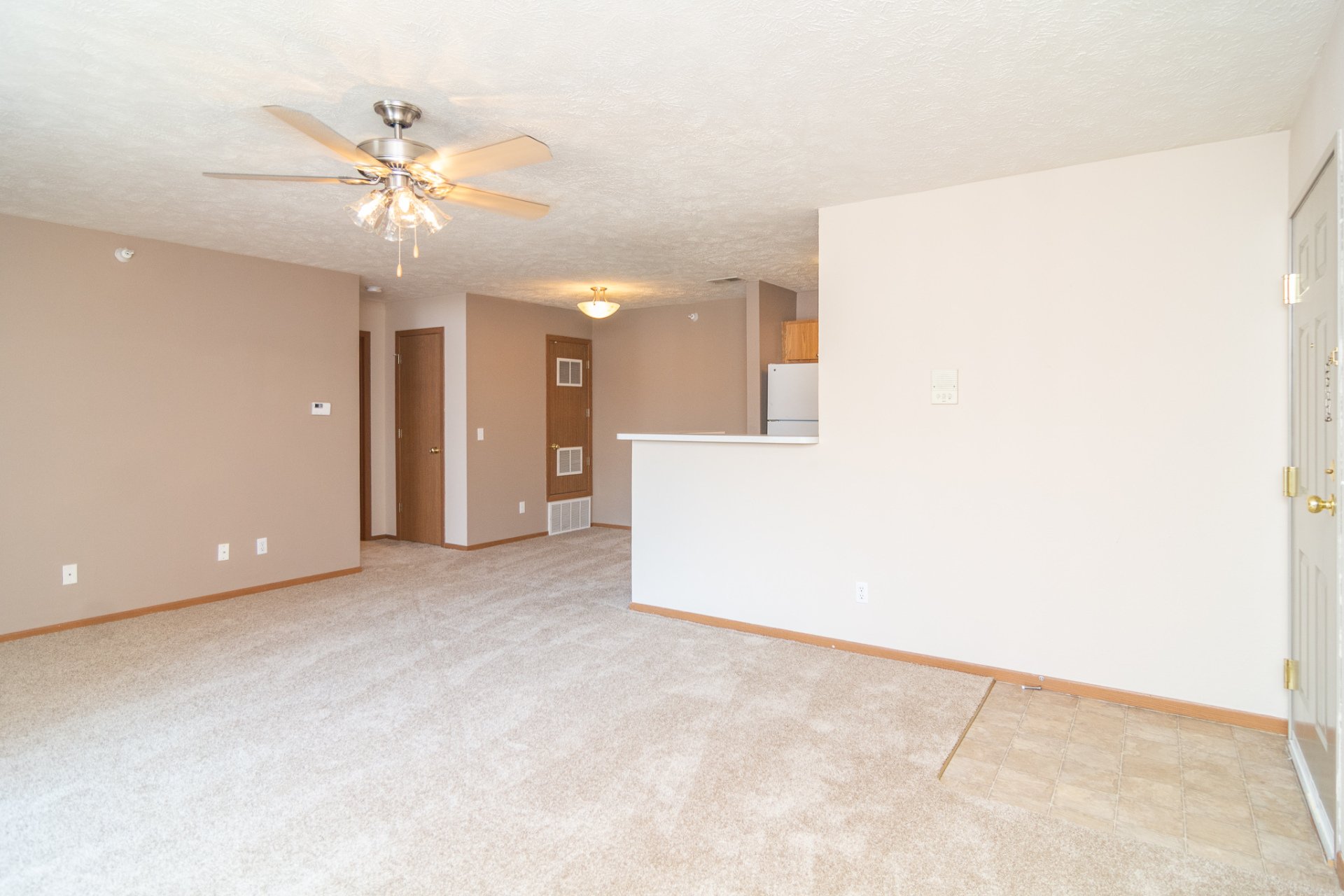 Foxboro Apartments Omaha, Millard, NE Area Apartments for Rent / View