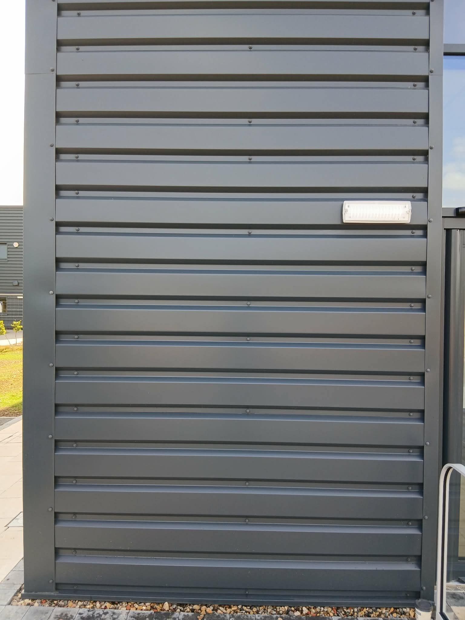 Clean external window and cladding