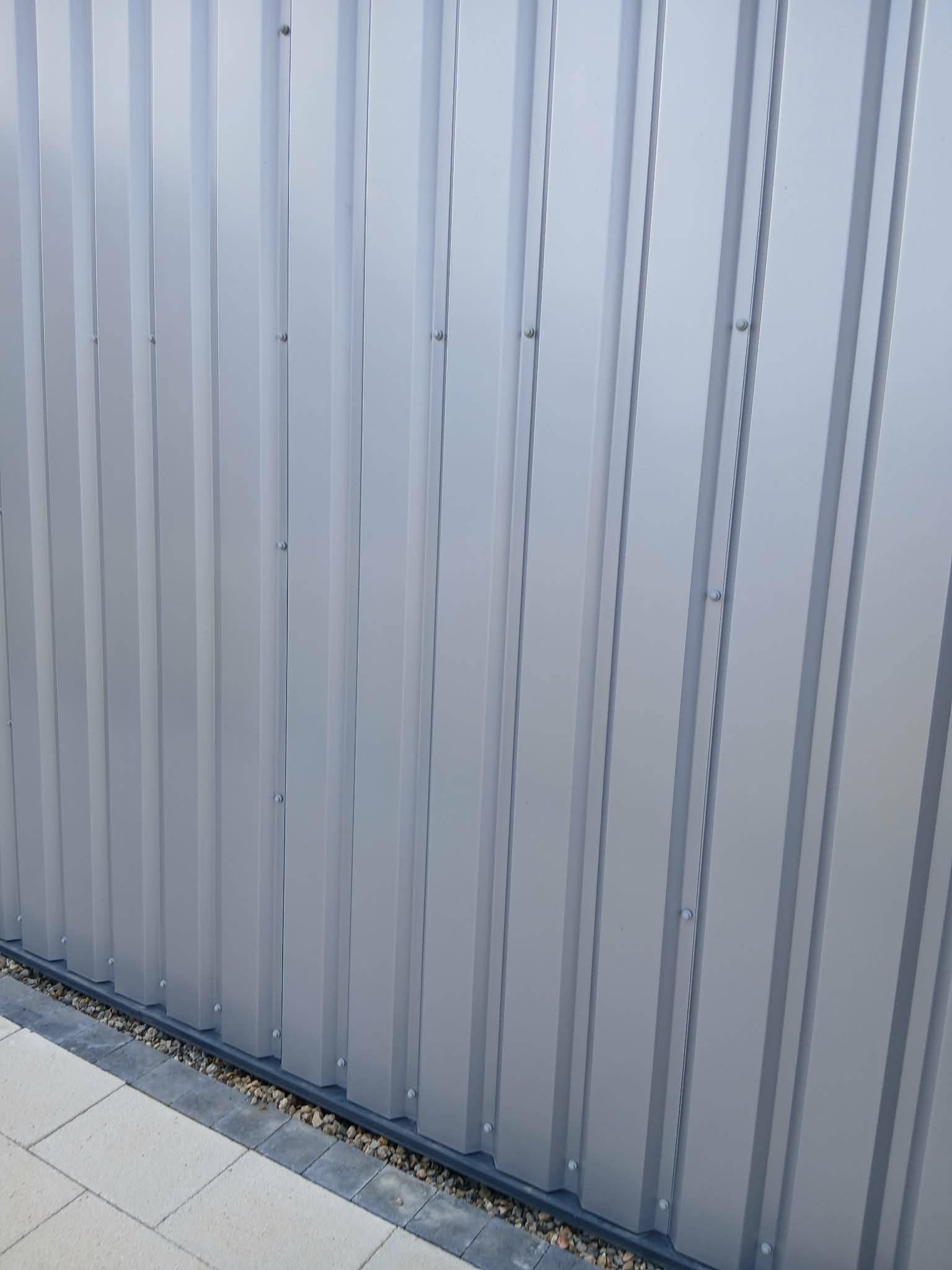 Clean external window and cladding