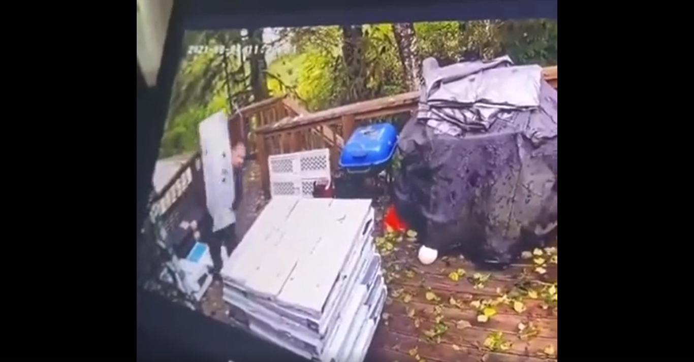 Contractor Overloaded Patio Deck Causing Collapse?