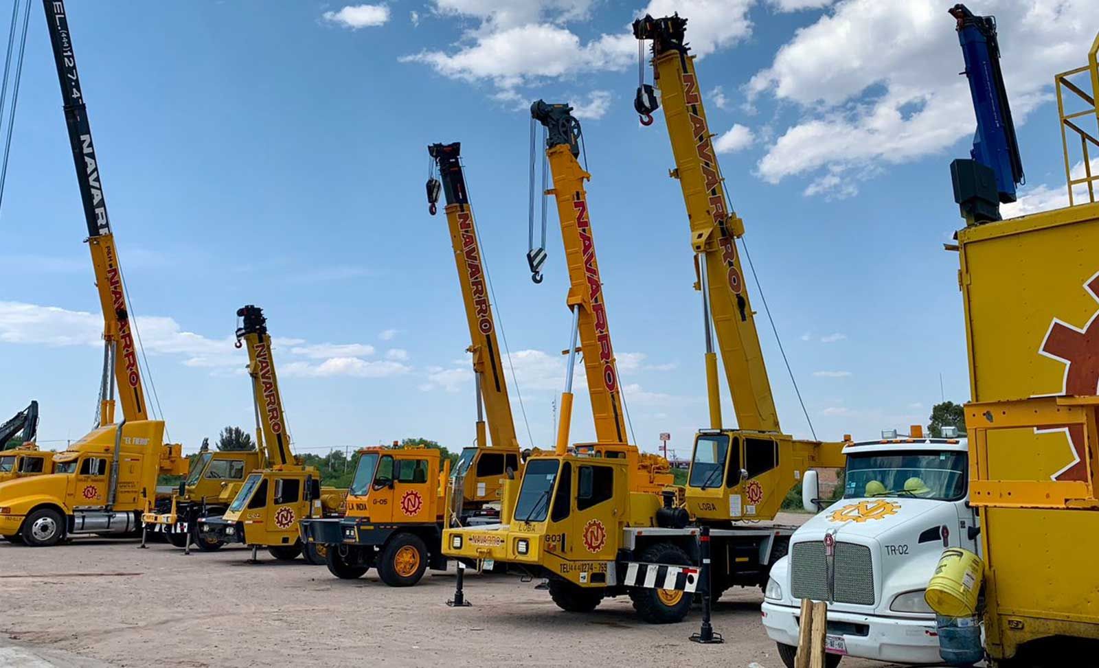 Transportes, Grúas y Montajes Navarro