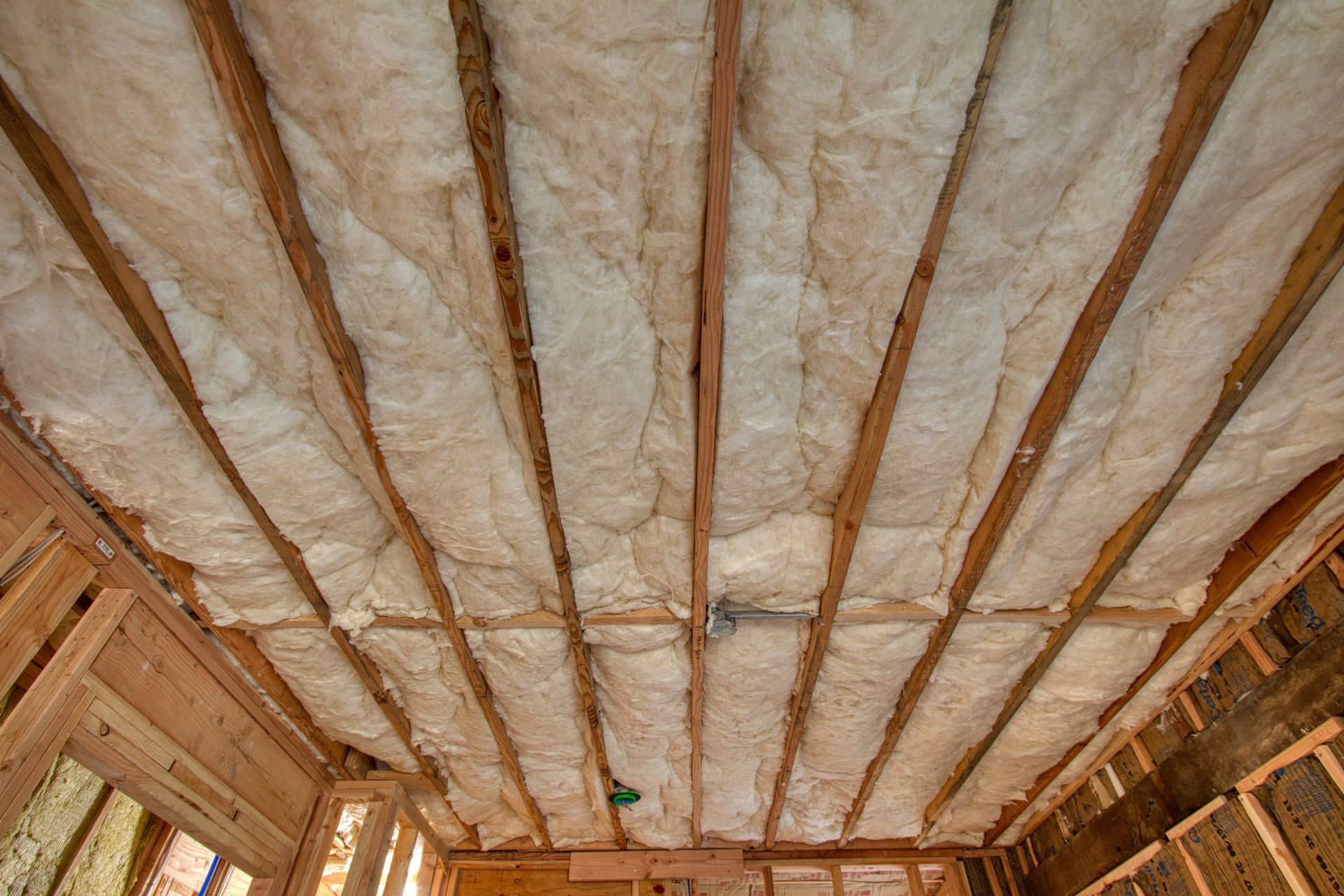 Ceiling insulation owners cornering r30