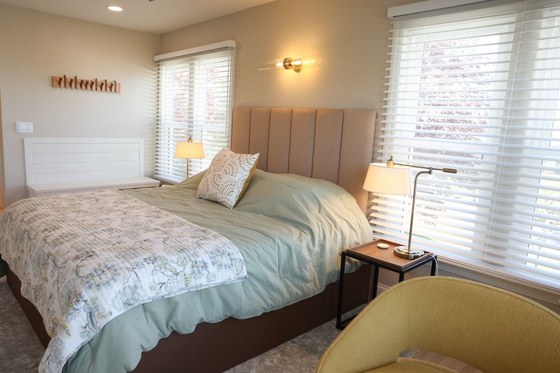 King Bed in Golden room