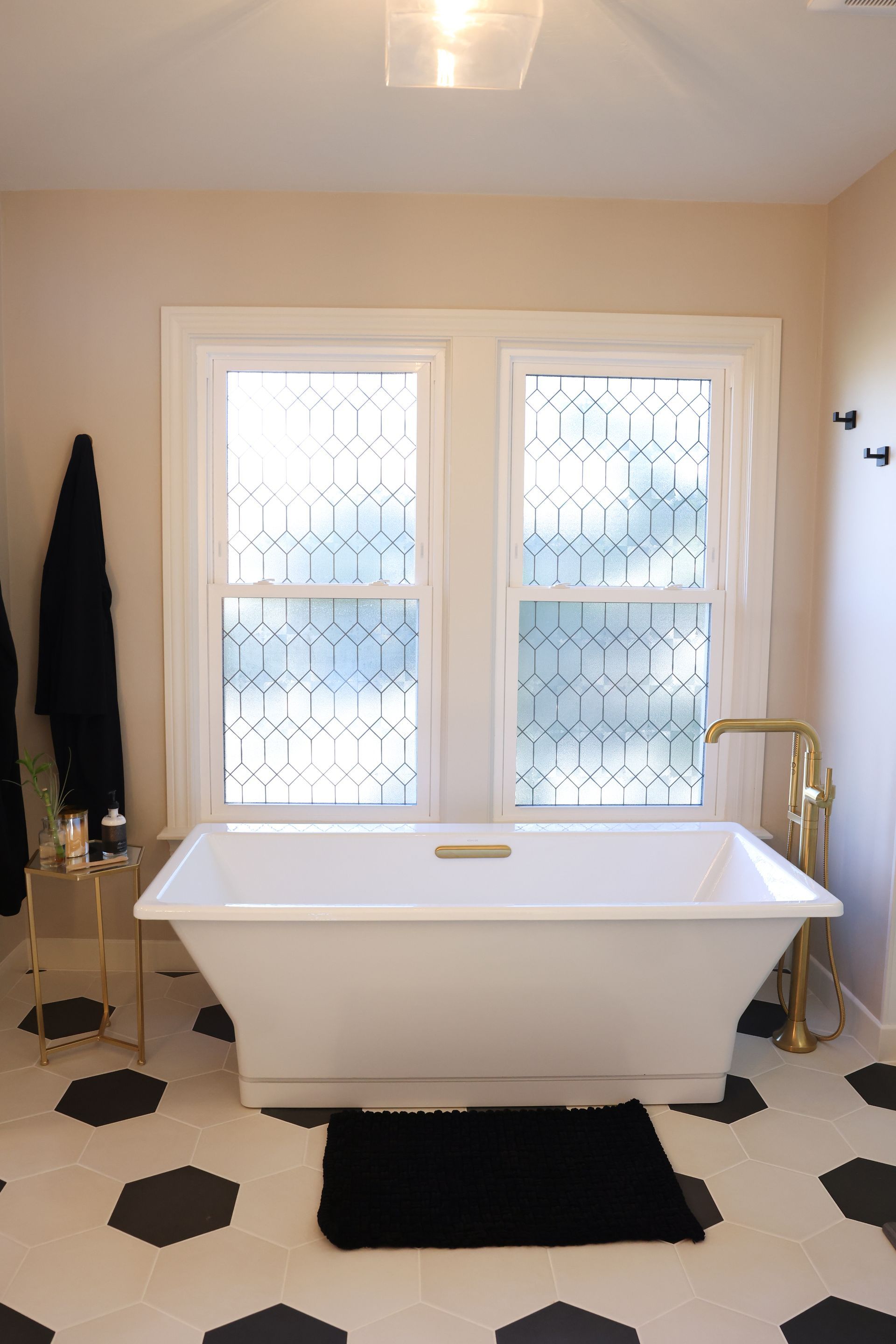Honeymoon bathtub
