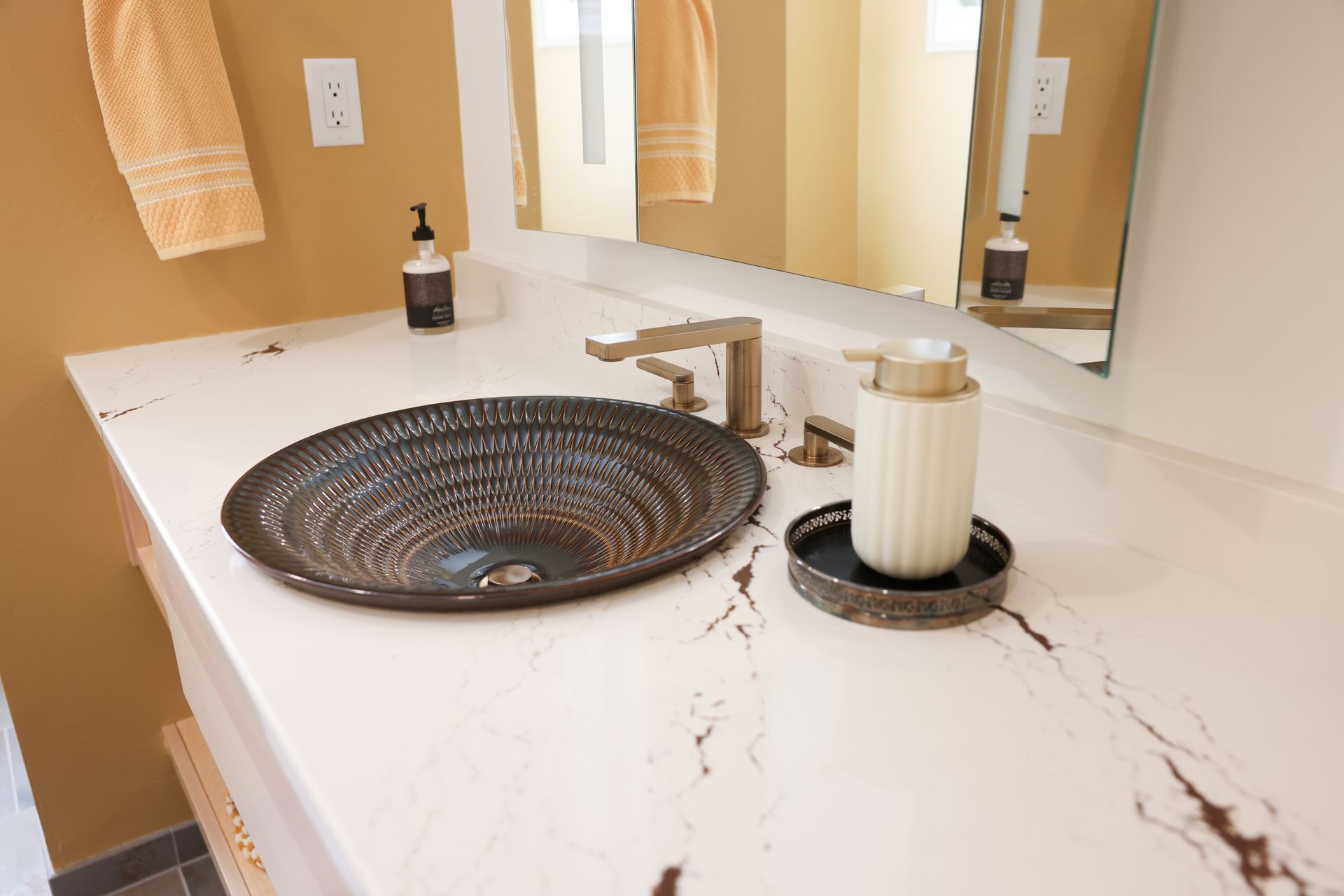 The Queen Bathroom sink