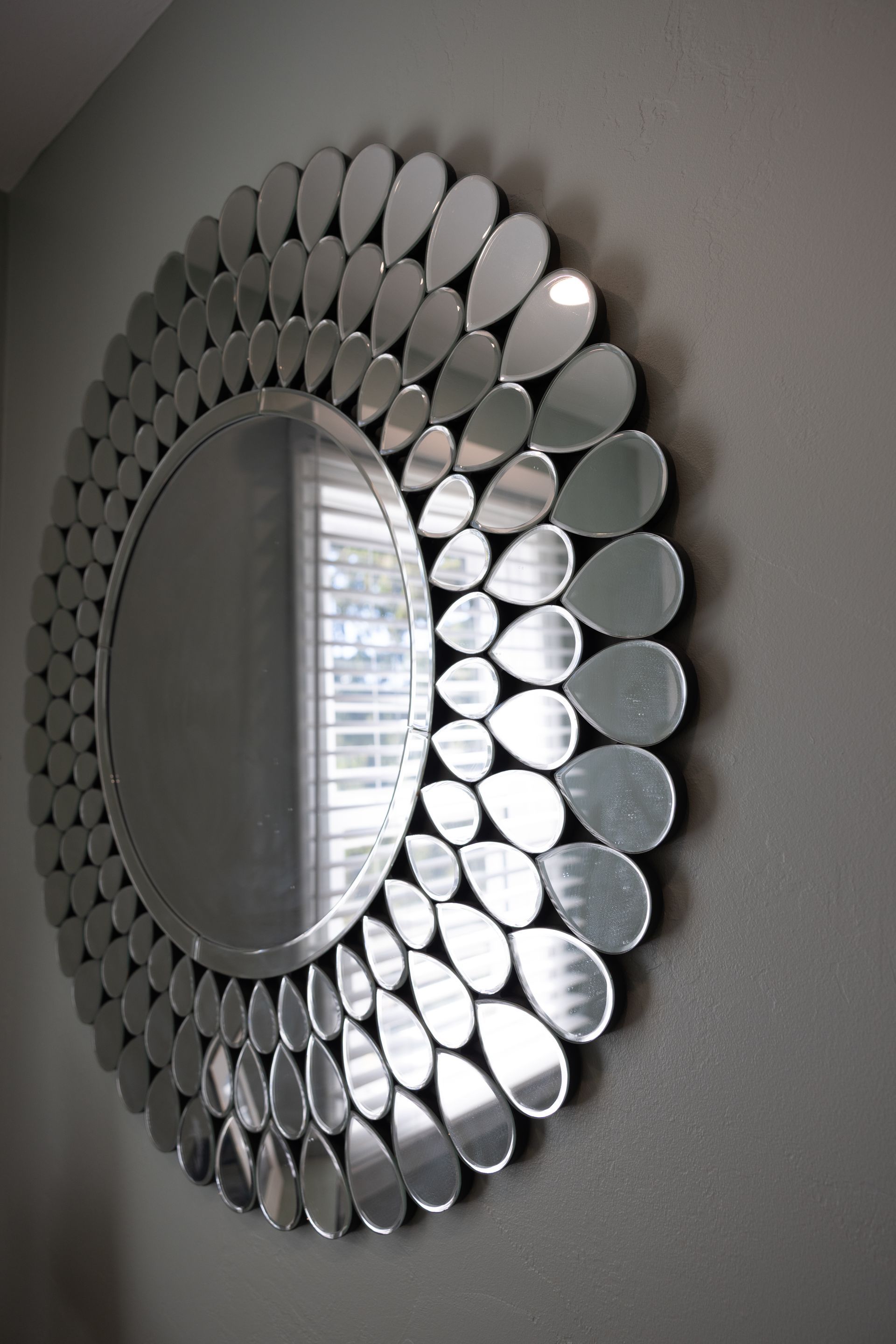 Flower decorative mirror in Garden Bathroom