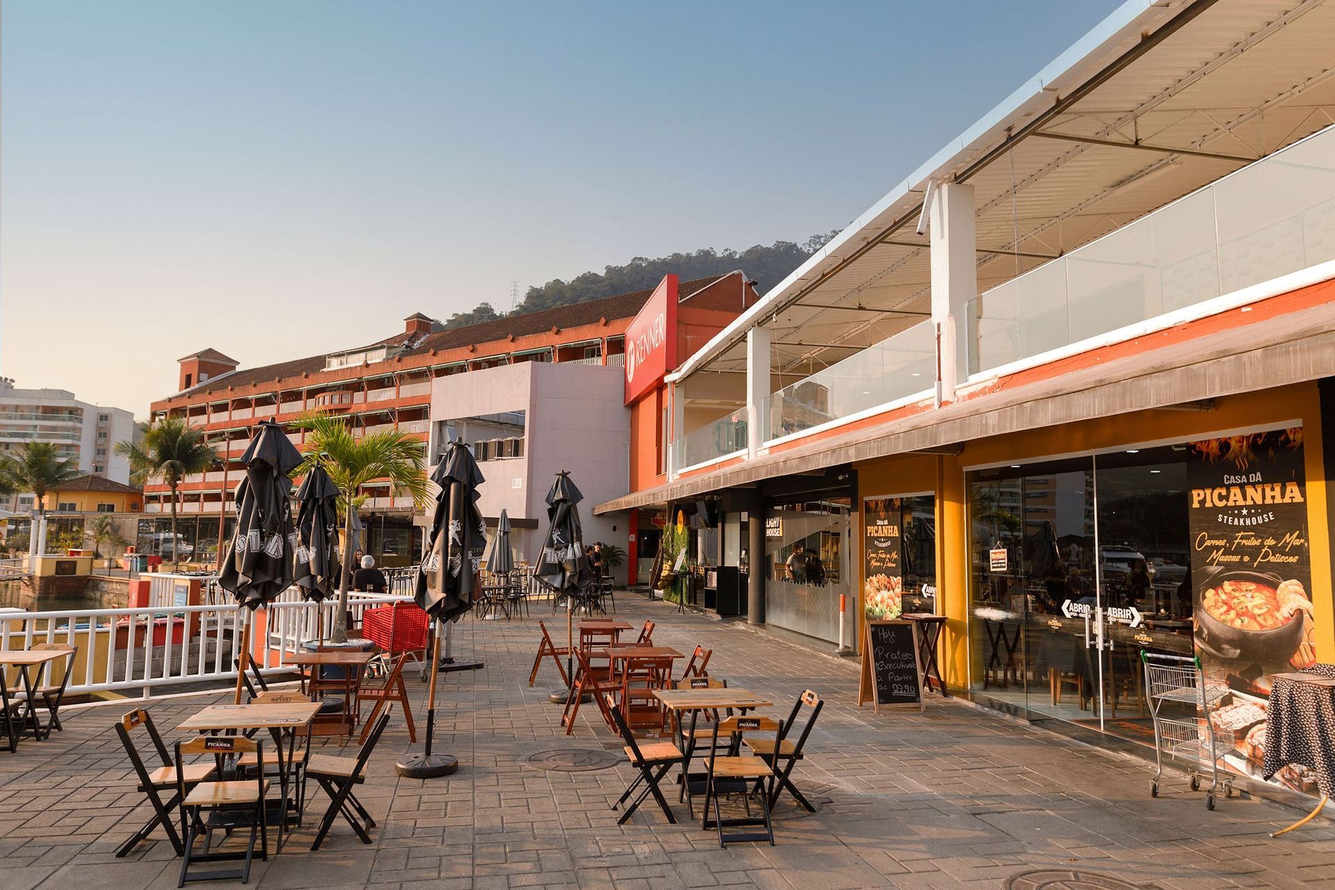bares e restaurantes shopping piratas com acesso direto ao mares suites by angra beach