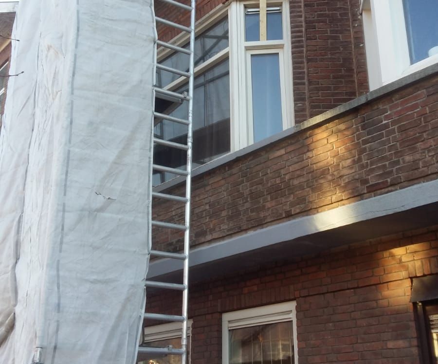 scheuren in beton repareren
