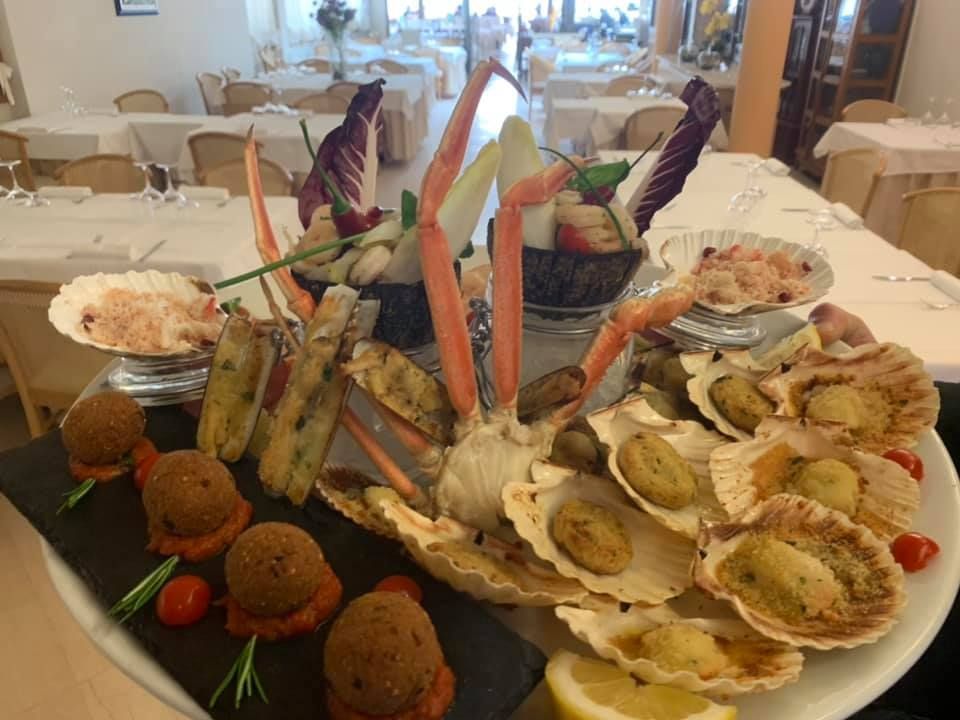 piatto di cruditè di pesce