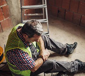 Man with Injured Arm — Little Rock, AR — Dabbs & Pomtree Attorneys at Law Man with Injured Arm — Little Rock, AR — Dabbs & Pomtree Attorneys at Law