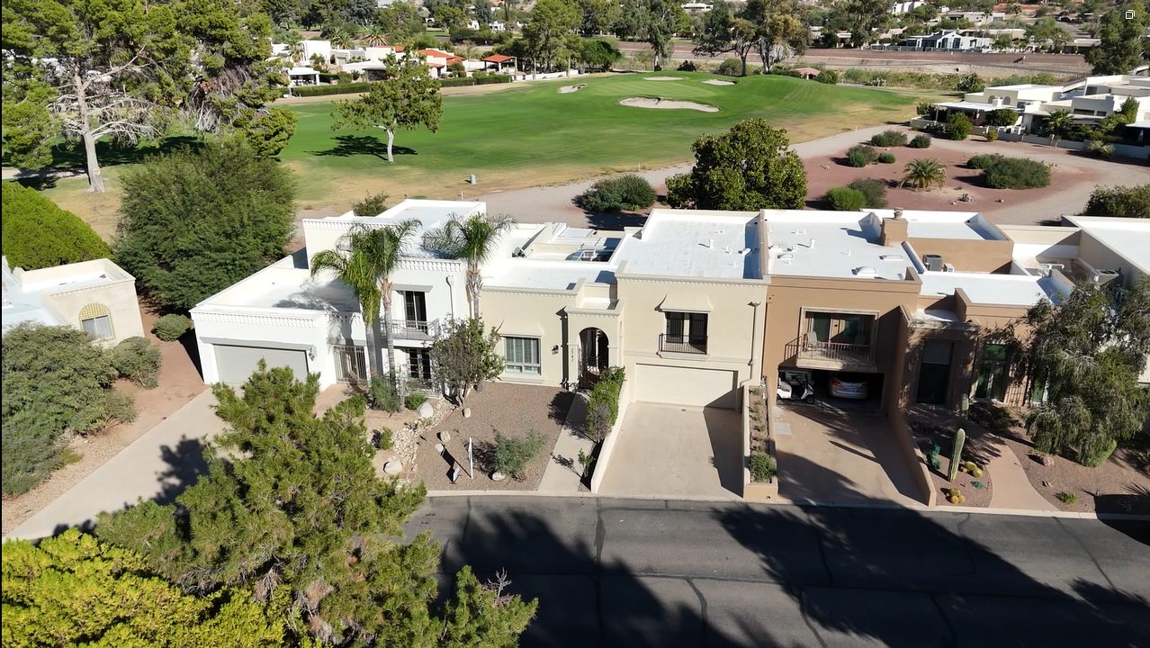 Remodeled townhouse on a golf course in Northwest Tucson, Arizona