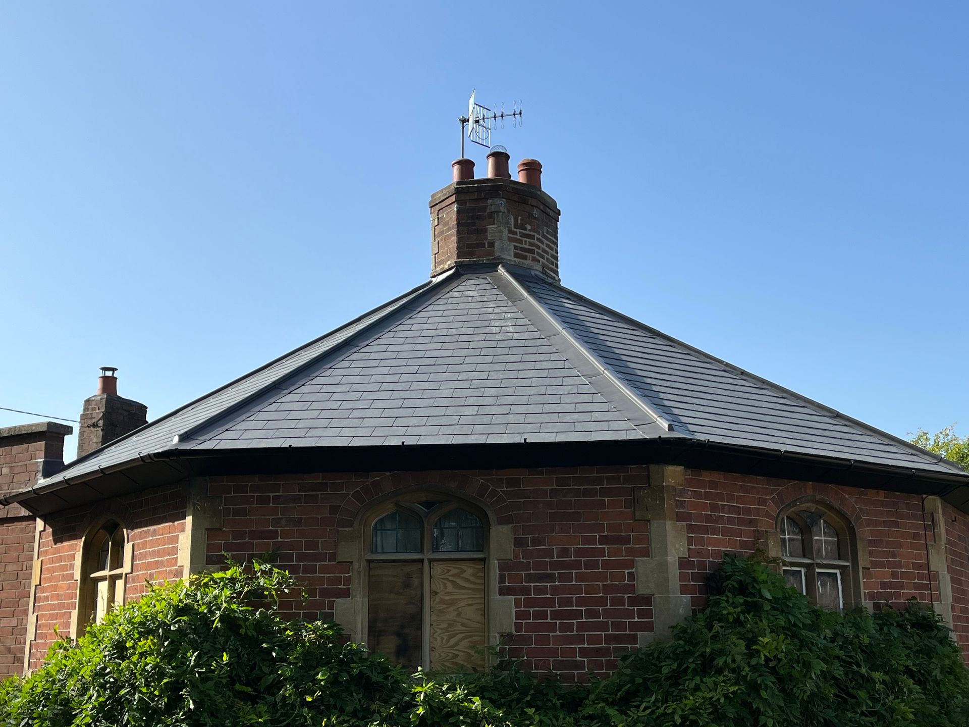 slating and tiling icon