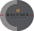Logotipo de Balunek con fondo ovalado gris, texto negro e icono de diamante naranja.