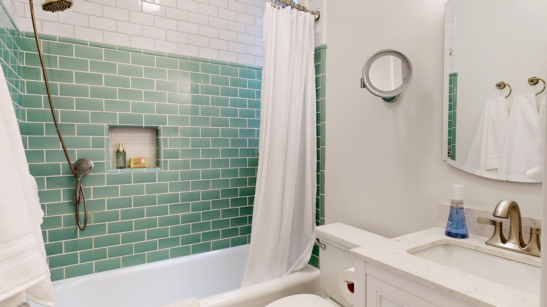 bathroom at Union St.