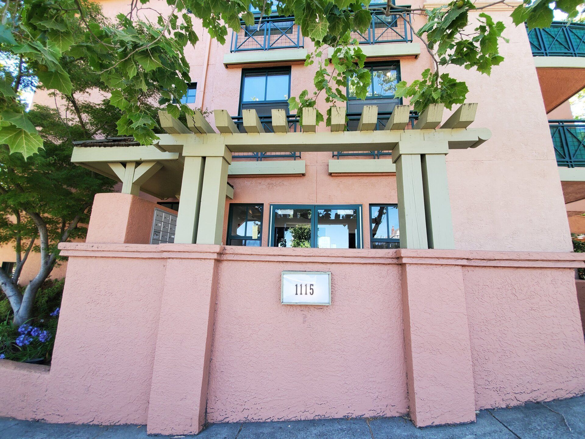 1115 exterior 