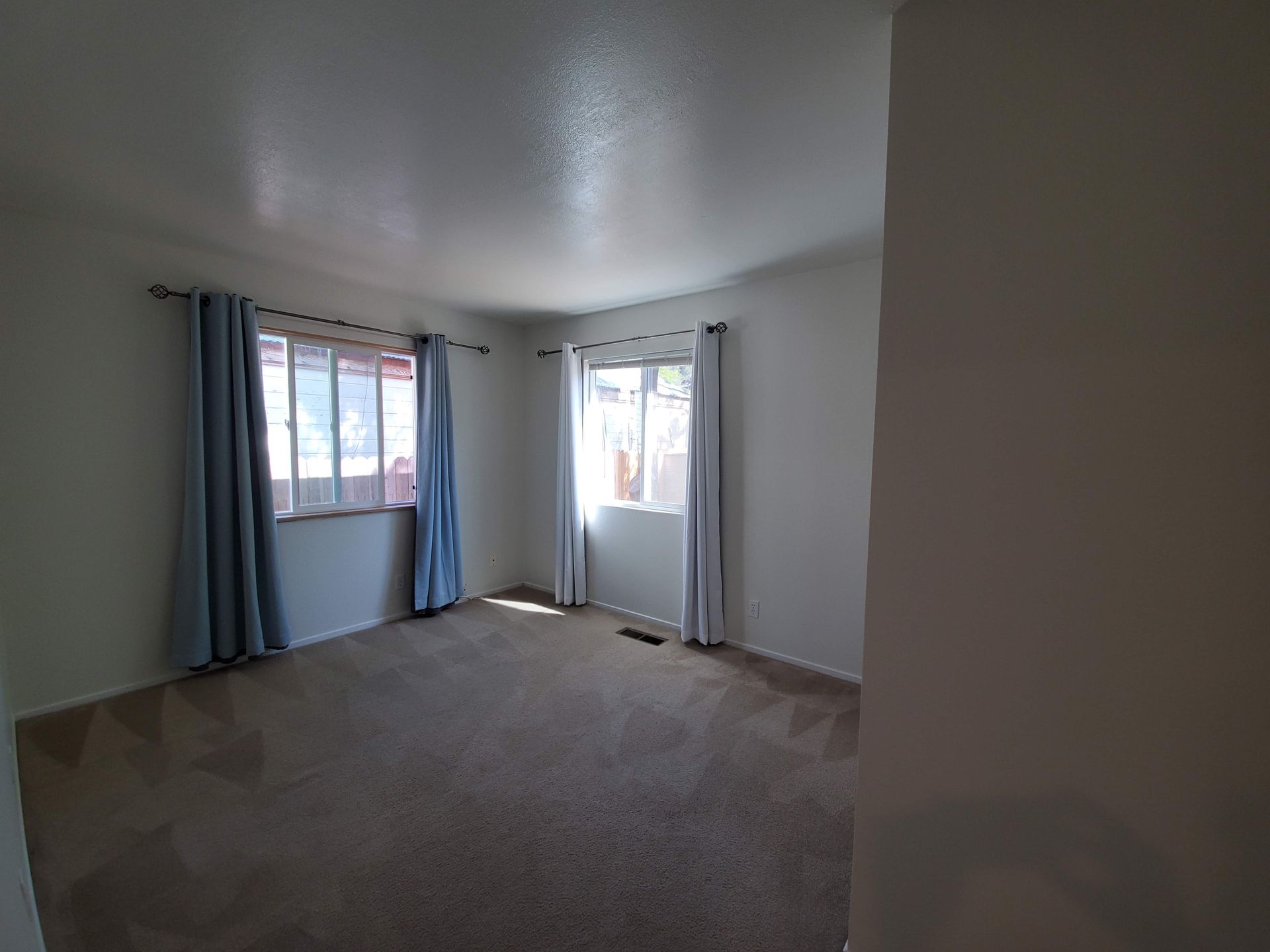 8 Meadow Drive slide show