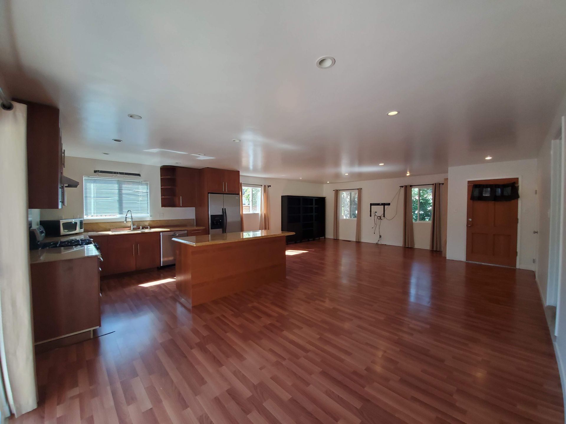 8 Meadow Drive slide show