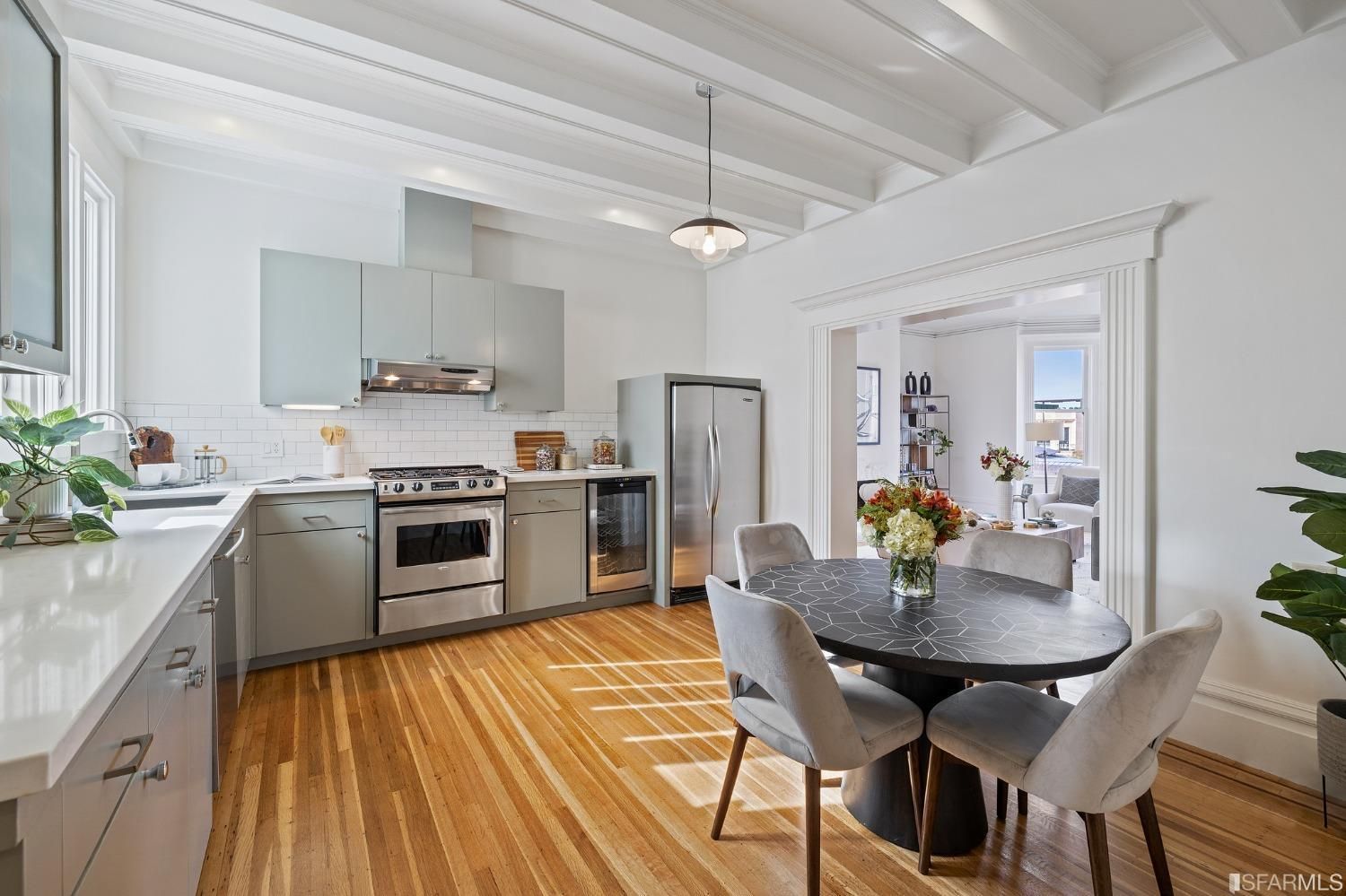 2919 Pacific Avenue #10 San Francisco CA 94115 kitchen