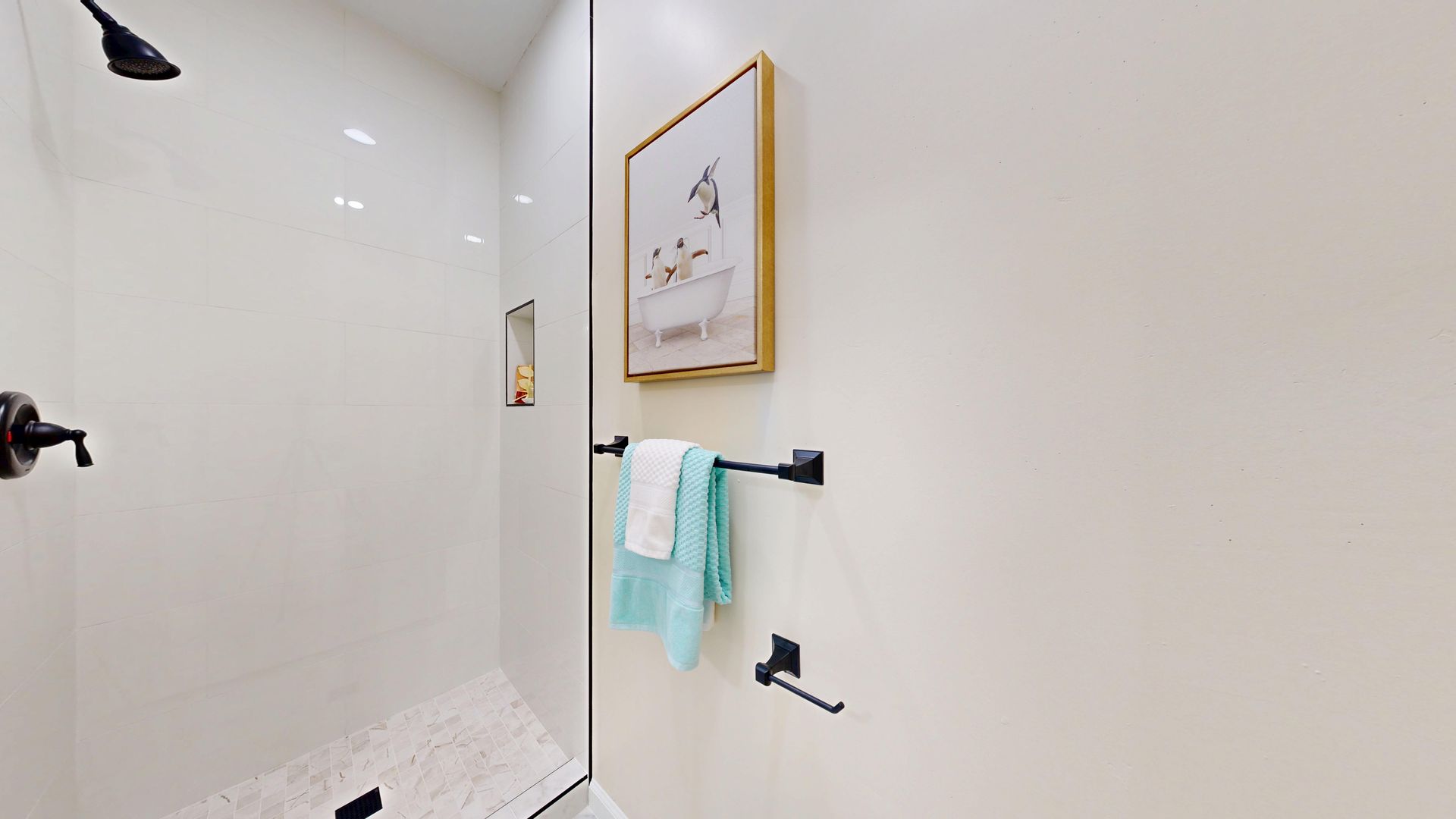 bathroom at cedar blvd