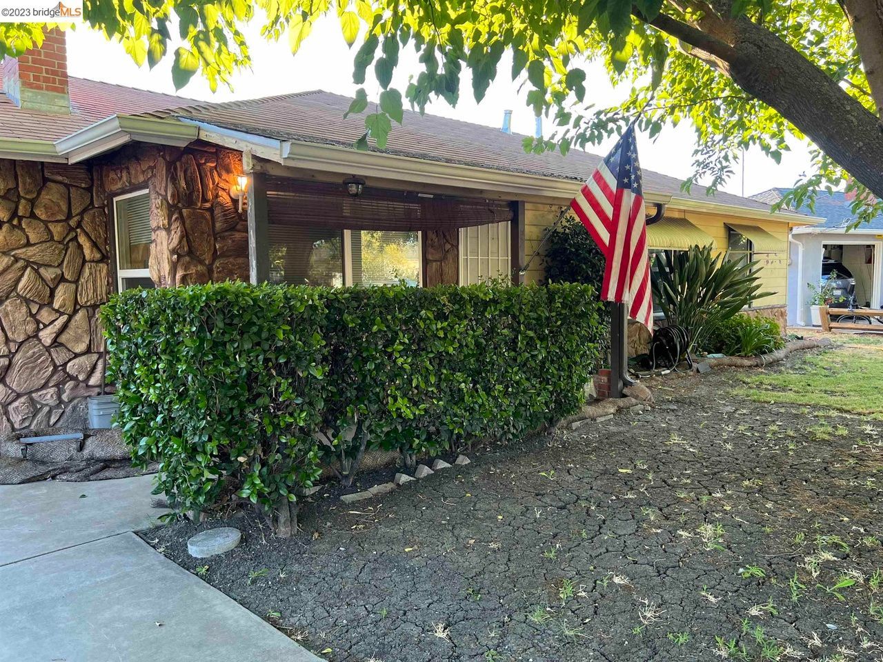 8 Meadow Drive slide show