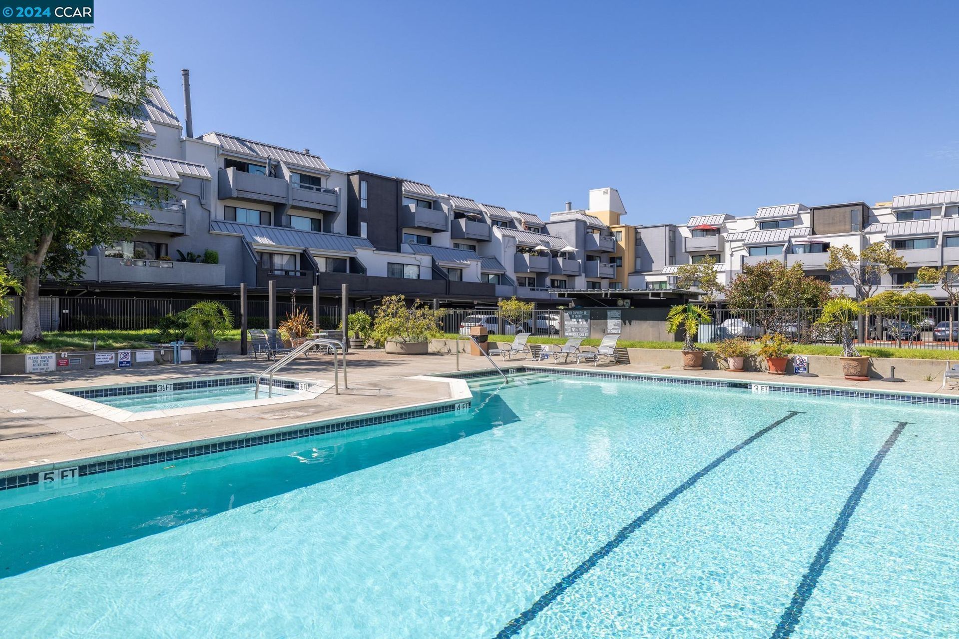 picture of pool at 5 embarcadero west