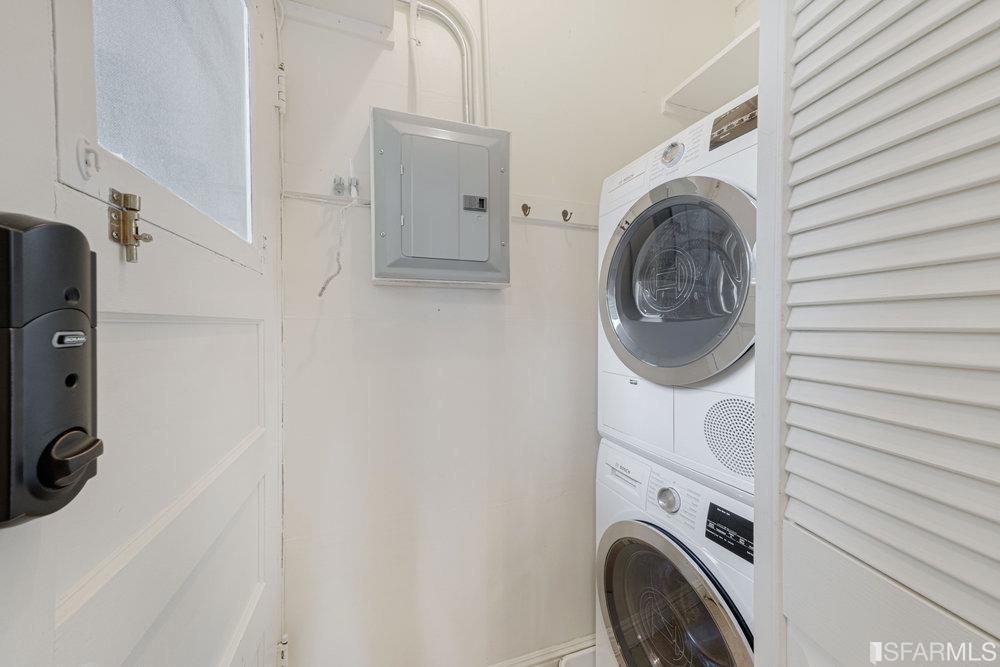 1335 Union Street, #8 laundry