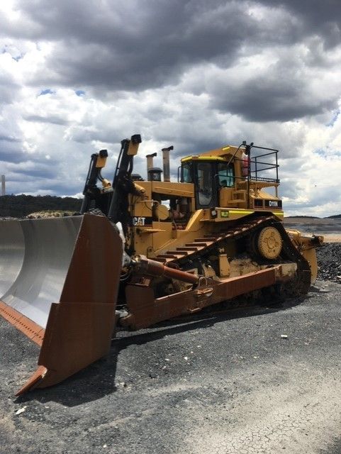 Earthmoving machine