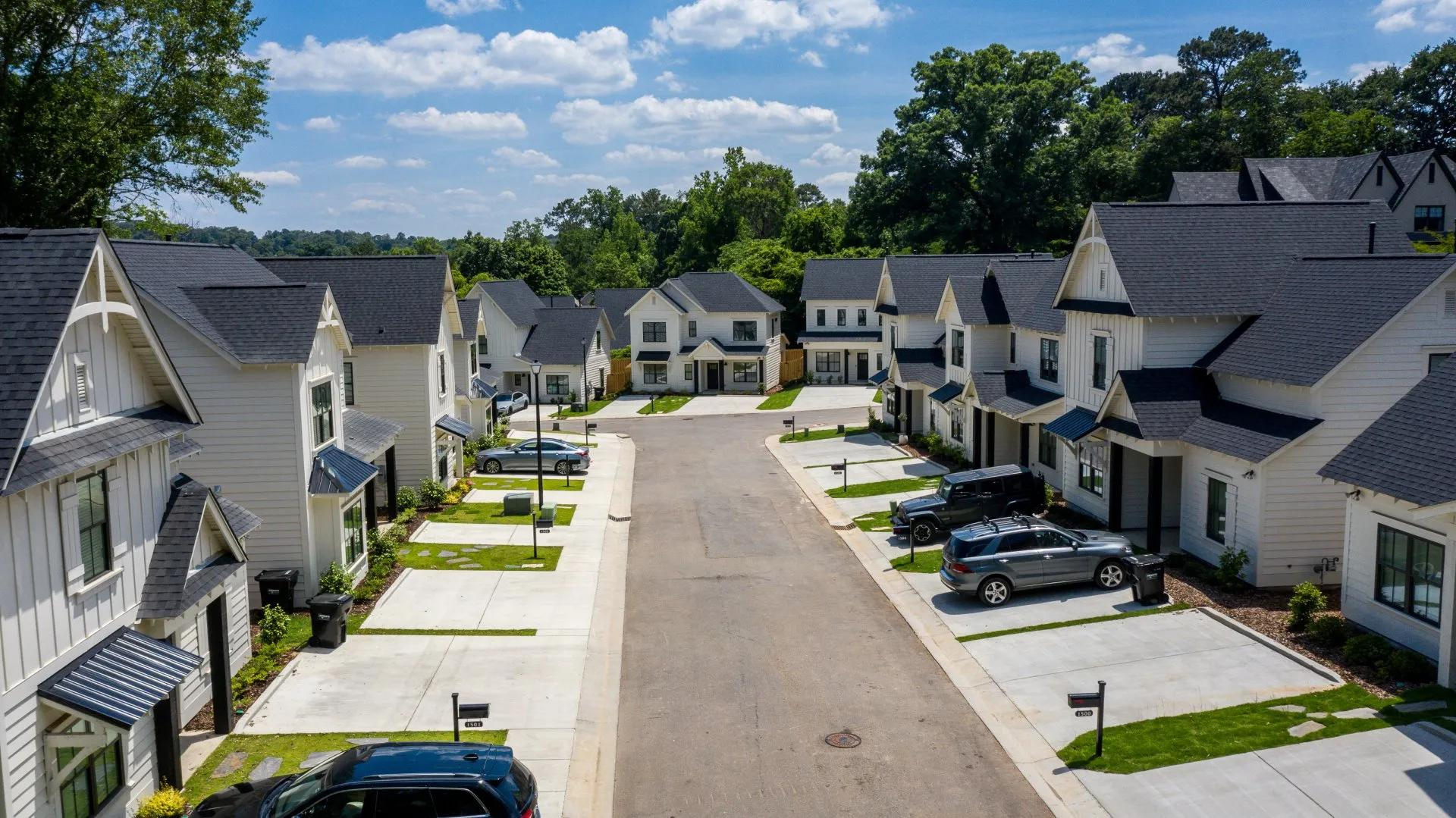 Streetscape of the new homes for rent in Vestavia hills at Park Place
