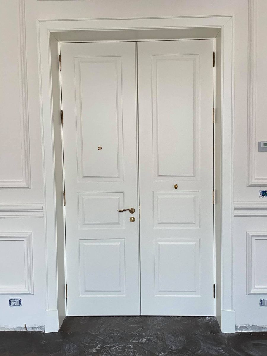 porta in legno a doppia anta