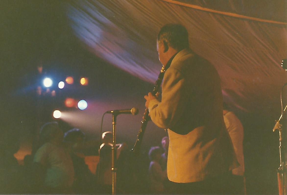 solo performer playing the clarinet
