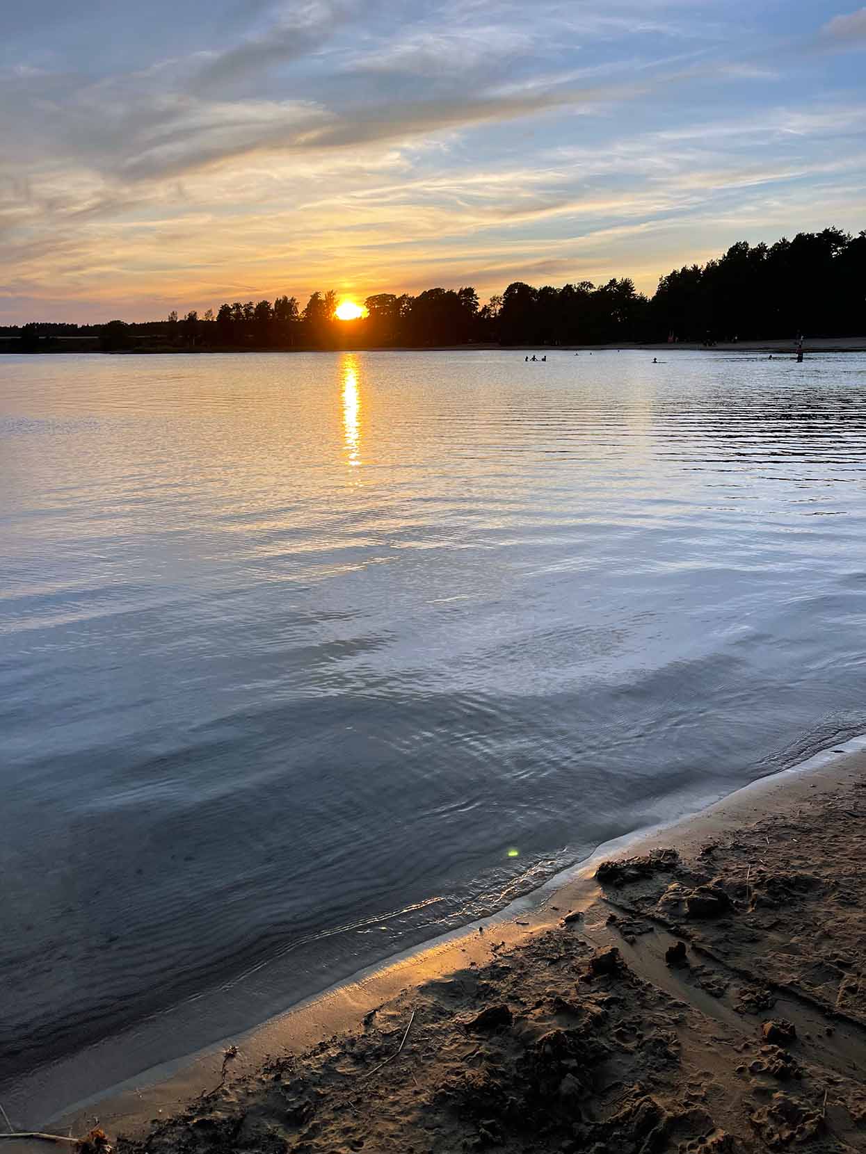 Badplats med sandstrand